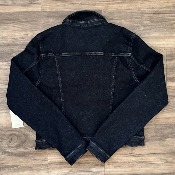 Good American | Committd To Fit Cropped Denim Jacket - Picture 5 of 5